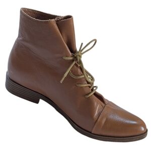 Django And Juliette, Kingfish, Camel Color Leather Ankle Booties. Sz 39 (8-8.5)